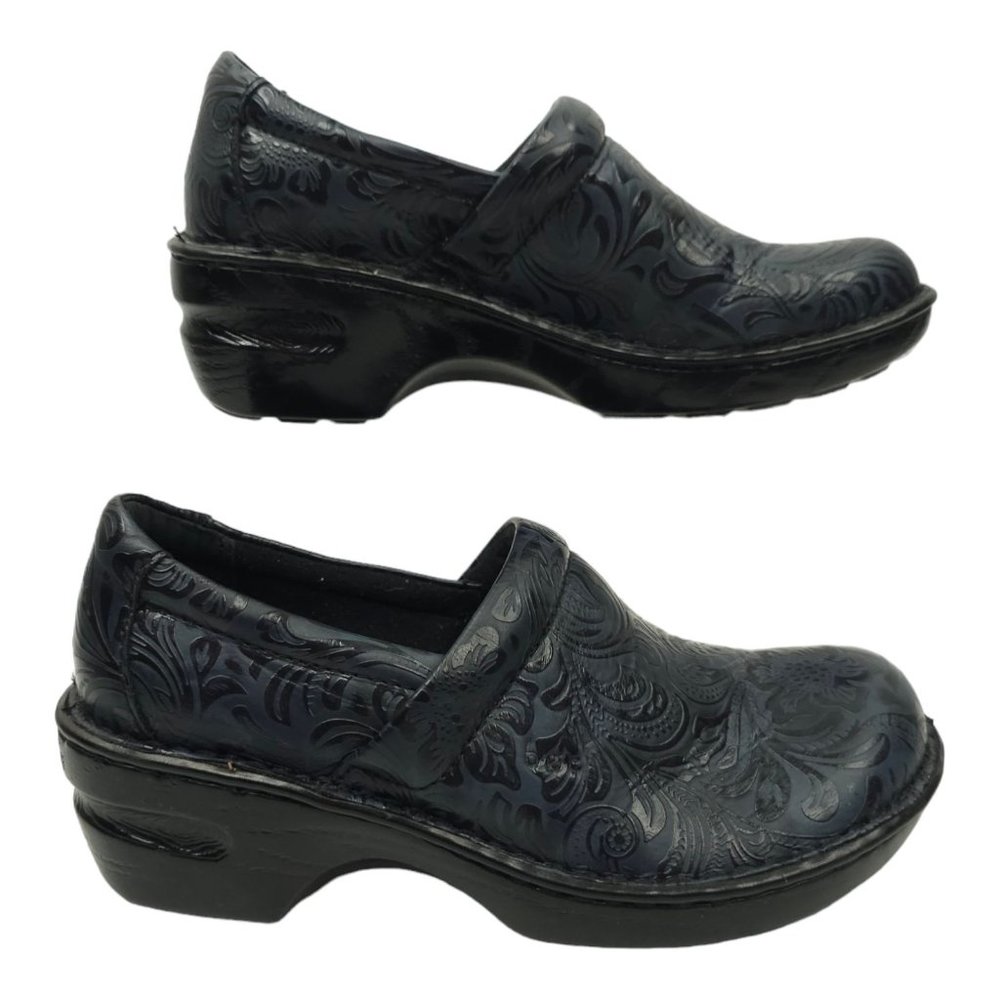 BOC Clog Wedge Comfort Shoe Womens Size 7 Navy Embossed Slip On Born Concepts - Picture 10 of 11
